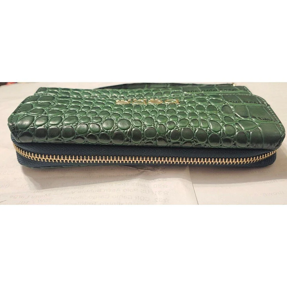 Bebe Croc‑Embossed Green Wristlet Wallet – Gold Hardware
